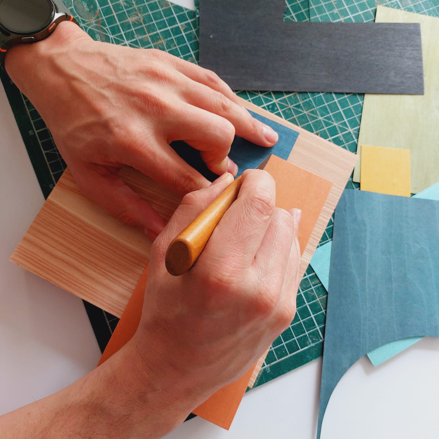 Praca nad fornirowanymi podkładkami Miami - etap 1